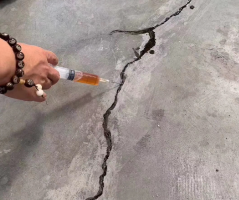 荣邦乡混凝土裂缝修补技术详解​