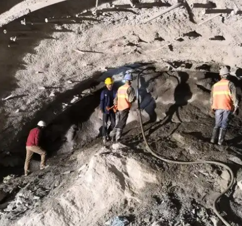 荣邦乡拱顶带模注浆料的施工流程及注意事项